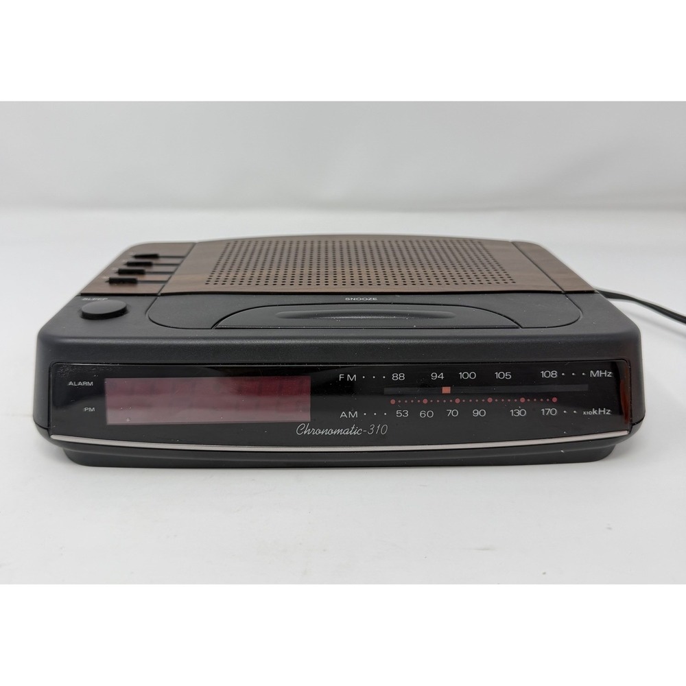 Radio Shack Chronomatic-310 Alarm Clock Radio, Simulated Wood Grain Tested Works